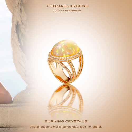 GOLDEN RAINBOW Ring goldener Regenbogen Welo-Opal-Cabochon 21,33 Karat weißen Diamanten Diamantenlinien 750/000 Gelbgold Goldschmuck Goldring Opalring Diamantring